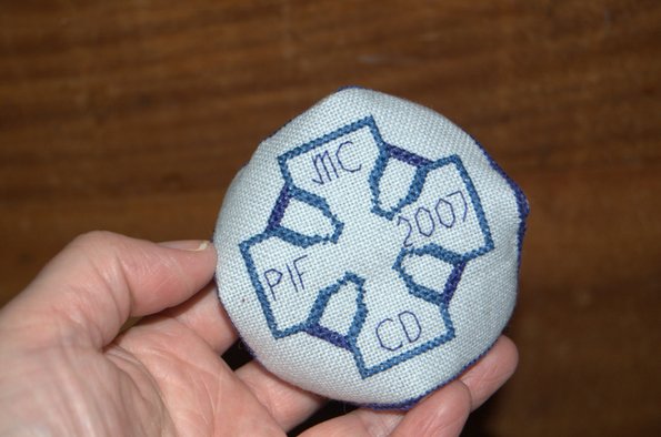 PIF-Biscornu-Back
